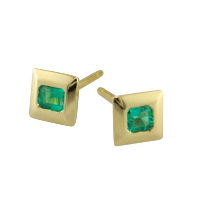 Gold emerald stud earrings