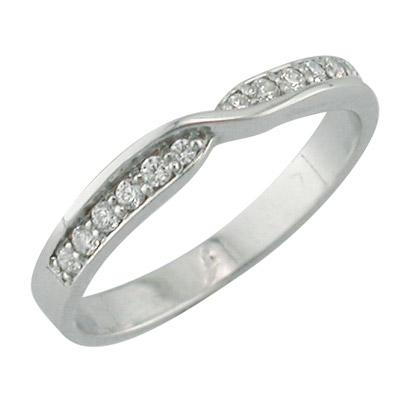 Platinum and diamond grain set cross over band