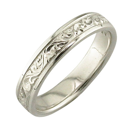 Antique scrolled engraved band with plain border edge