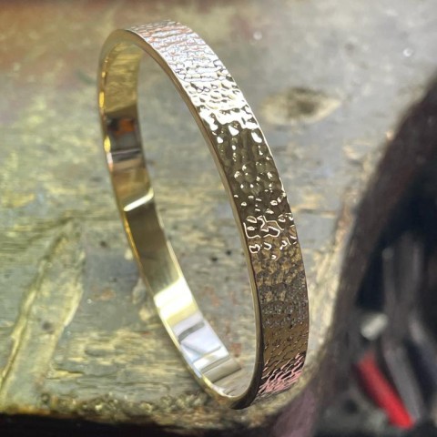 Gold bangle