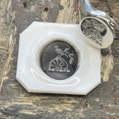 9 ct what gold signet and seal engraving