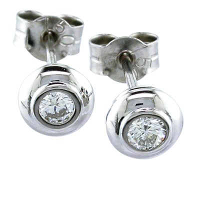 White gold and diamond stud earrings