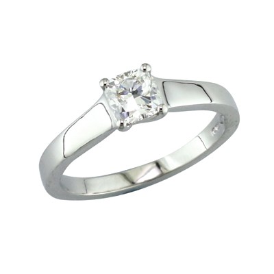 Cushion shaped diamond single stone ring