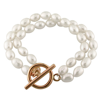 Pearl bracelet with rose gold fittings