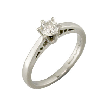 Size claw, platinum solitaire ring