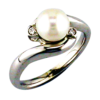 Platinum, pearl and diamond ring
