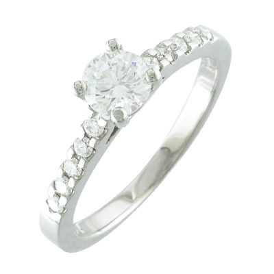 Round diamond solitaire with claws set diamond shoulders
