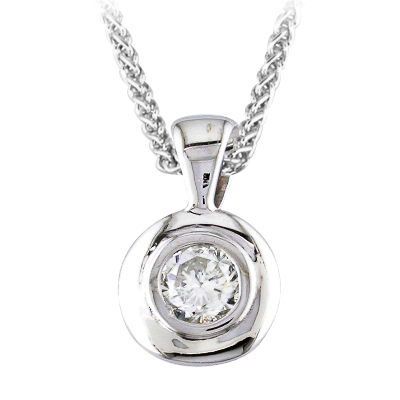 Round shaped diamond pendant