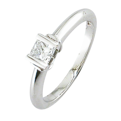 Platinum princess cut diamond single stone ring