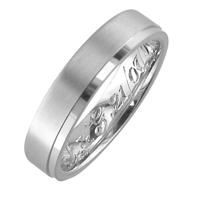 Gent’s platinum wedding ring with step detail