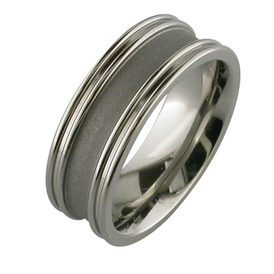 Gent’s titanium wedding ring