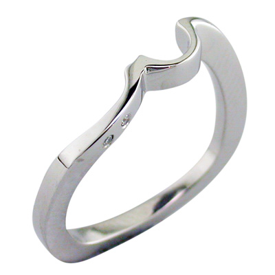 Platinum fitted wedding ring